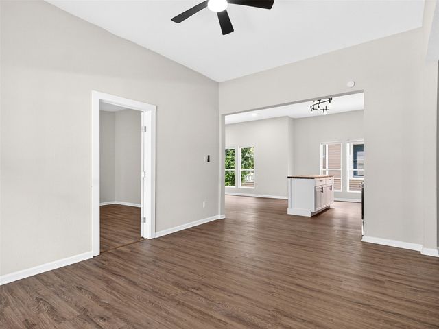 403 S Willomet Avenue, Dallas, TX 75208