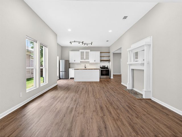 403 S Willomet Avenue, Dallas, TX 75208