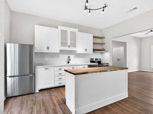 403 S Willomet Avenue, Dallas, TX 75208