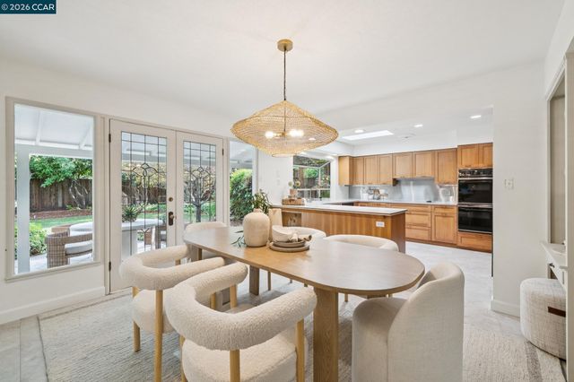 130 Greenway Dr, Walnut Creek, CA 94596
