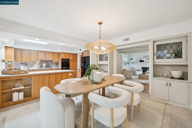 130 Greenway Dr, Walnut Creek, CA 94596