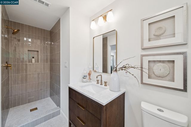 130 Greenway Dr, Walnut Creek, CA 94596