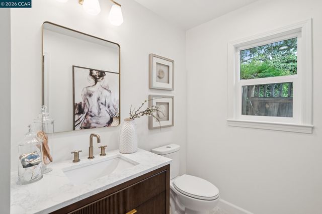 130 Greenway Dr, Walnut Creek, CA 94596