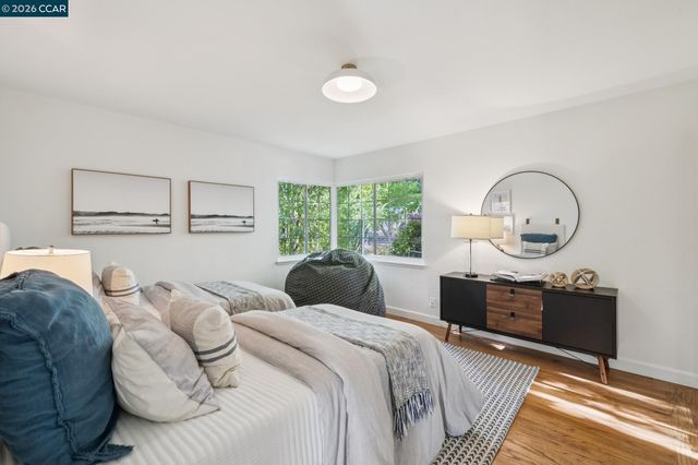 130 Greenway Dr, Walnut Creek, CA 94596