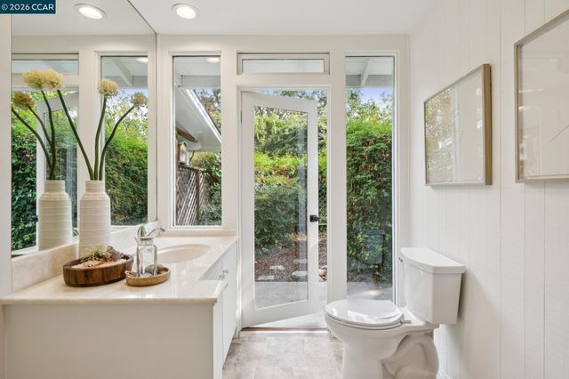130 Greenway Dr, Walnut Creek, CA 94596