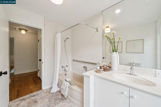 130 Greenway Dr, Walnut Creek, CA 94596