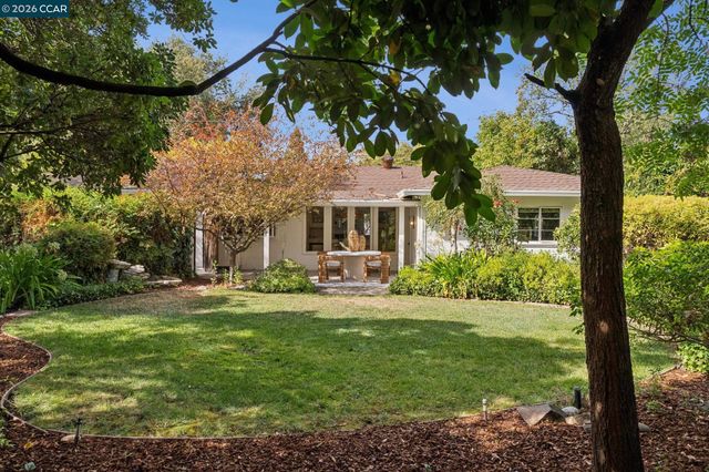 130 Greenway Dr, Walnut Creek, CA 94596