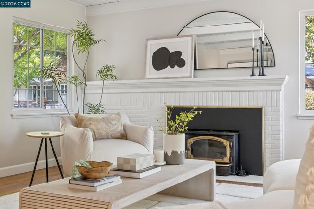 130 Greenway Dr, Walnut Creek, CA 94596