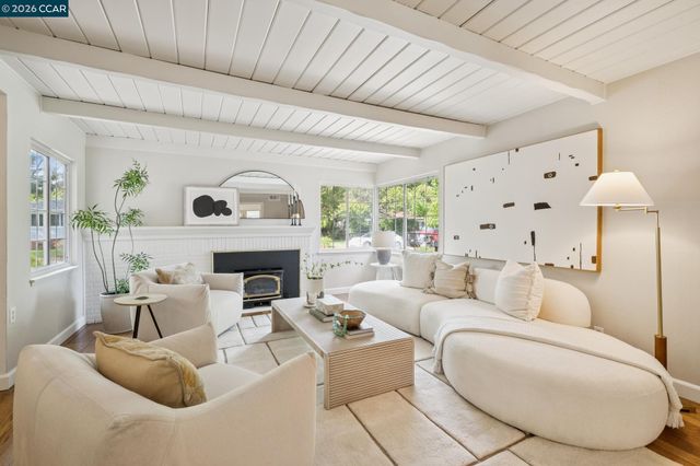 130 Greenway Dr, Walnut Creek, CA 94596