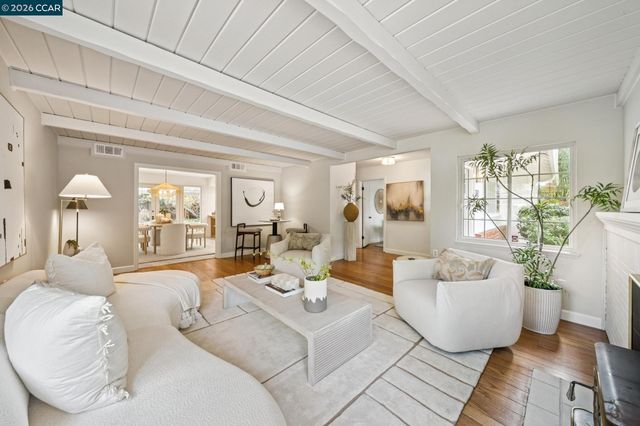 130 Greenway Dr, Walnut Creek, CA 94596