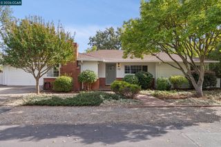 130 Greenway Dr, Walnut Creek, CA 94596