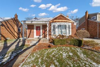 1581 Cheltenham Road, Birmingham, MI 48009