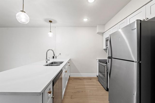 909 Reinli ST 101, Austin, TX 78751