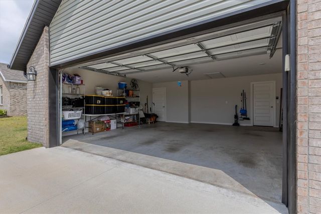 172 Brooke Street, Huntsville, AR 72740