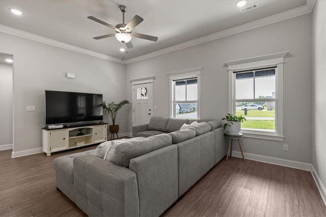 172 Brooke Street, Huntsville, AR 72740