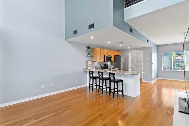 335 4TH AVENUE S, St Petersburg, FL 33701