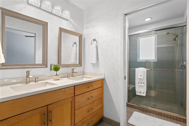 335 4TH AVENUE S, St Petersburg, FL 33701