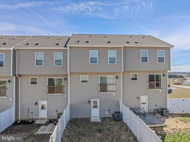 17 OLGA DR, Martinsburg, WV 25403