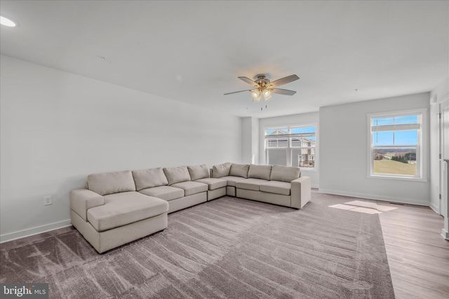 17 OLGA DR, Martinsburg, WV 25403