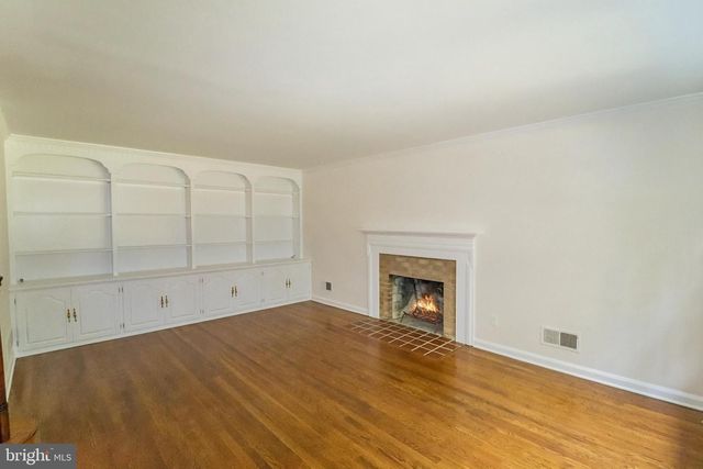 2003 BRANDYWOOD LN, Wilmington, DE 19810