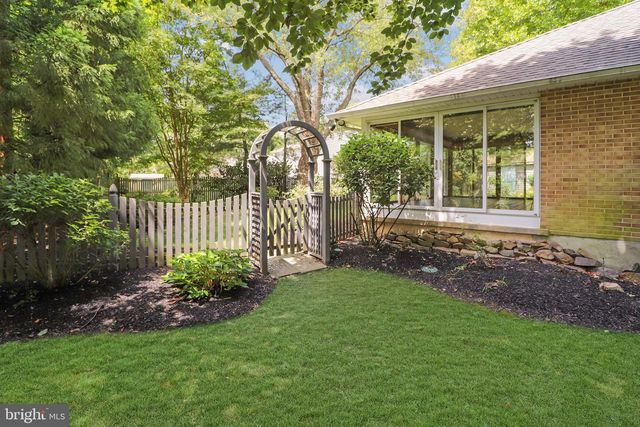 2003 BRANDYWOOD LN, Wilmington, DE 19810