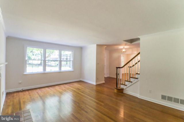 2003 BRANDYWOOD LN, Wilmington, DE 19810