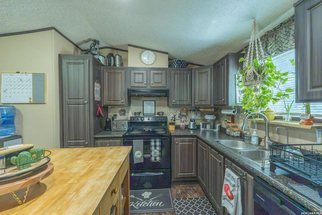 181 County Road 6842, Lytle, TX 78052