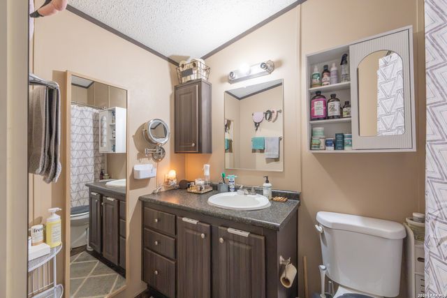 181 County Road 6842, Lytle, TX 78052