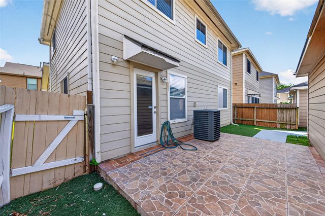 1229 Verde Trails Drive, Houston, TX 77073