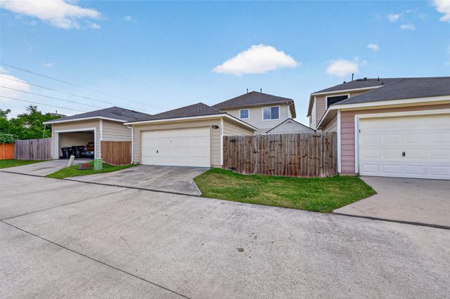 1229 Verde Trails Drive, Houston, TX 77073