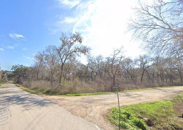 107 Forest Loop, Angleton, TX 77515
