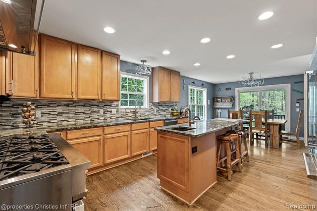 5720 Deerwood, Commerce Twp, MI 48382