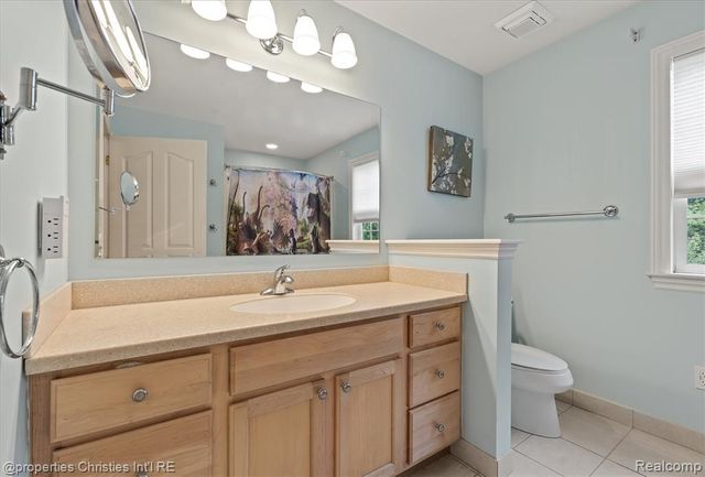 5720 Deerwood, Commerce Twp, MI 48382