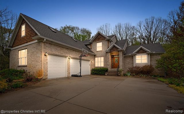 5720 Deerwood, Commerce Twp, MI 48382