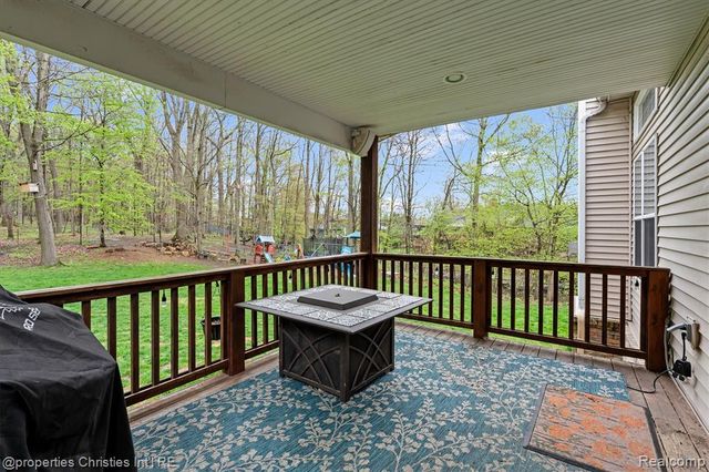 5720 Deerwood, Commerce Twp, MI 48382
