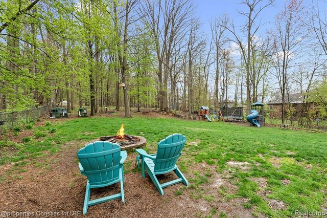5720 Deerwood, Commerce Twp, MI 48382