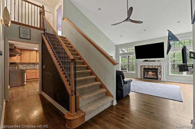 5720 Deerwood, Commerce Twp, MI 48382