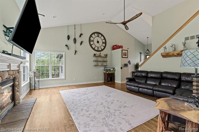 5720 Deerwood, Commerce Twp, MI 48382