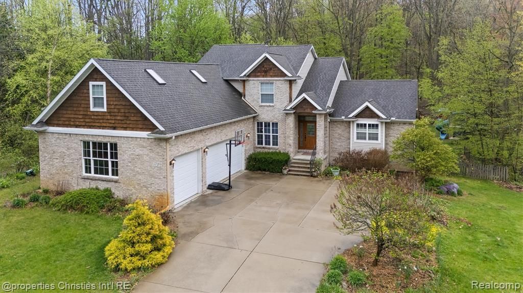 5720 Deerwood, Commerce Twp, MI 48382