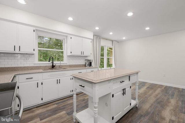 5686 FRENCH AVE, Sykesville, MD 21784