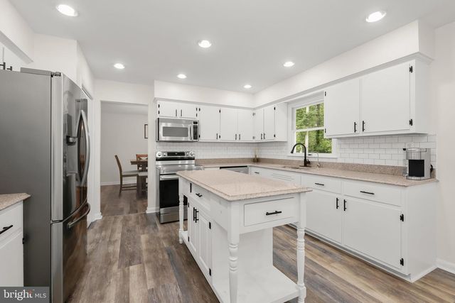 5686 FRENCH AVE, Sykesville, MD 21784