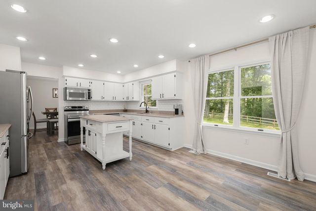 5686 FRENCH AVE, Sykesville, MD 21784
