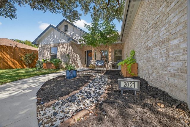 2021 Cedar Grove Lane, Bedford, TX 76021