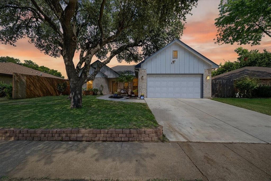 2021 Cedar Grove Lane, Bedford, TX 76021