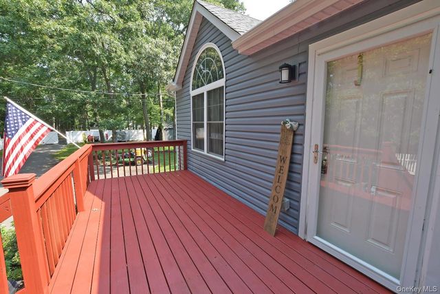 224C Country Road, Medford, NY 11763