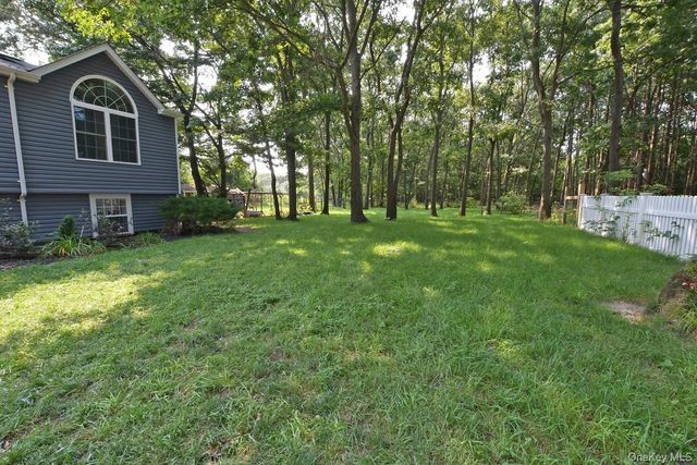 224C Country Road, Medford, NY 11763