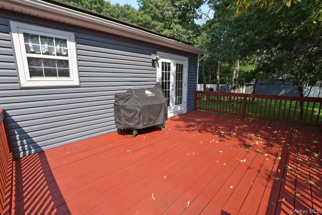 224C Country Road, Medford, NY 11763
