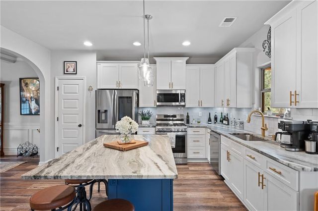 1820 Walking Horse Trail, Cumming, GA 30041