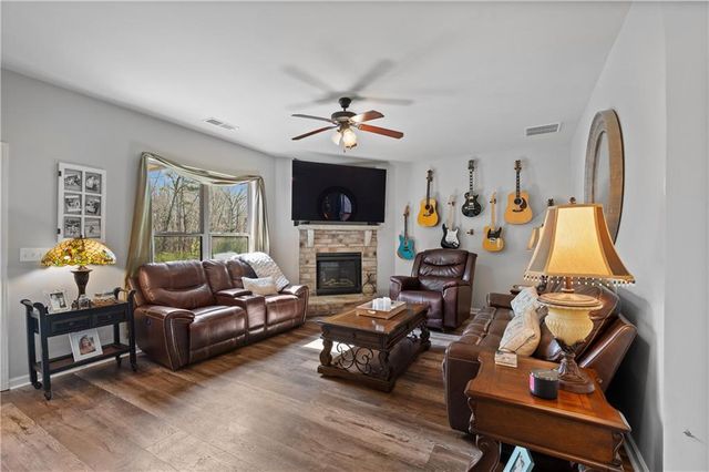 1820 Walking Horse Trail, Cumming, GA 30041