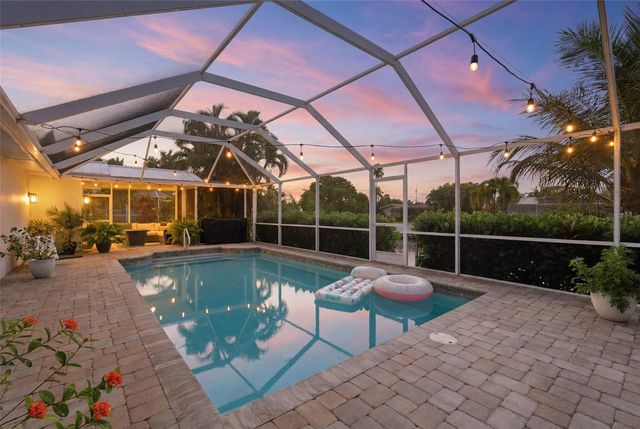 2835 SE 18TH AVENUE, Cape Coral, FL 33904